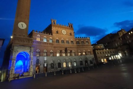 La Cappella di Piazza del Campo si illumina di blu per la Giornata della Fibrosi Cistica