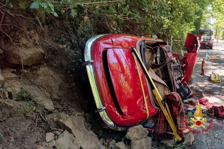 Incidente stradale a Gaiole in Chianti: muore un uomo, grave la moglie Incidente a Gaiole in Chianti