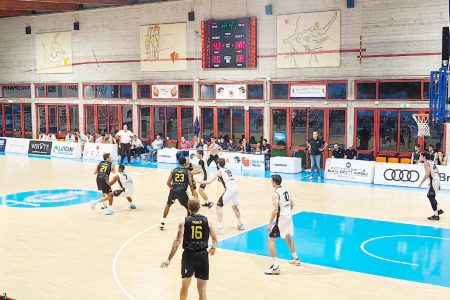 Vismederi Costone Siena, Spezia battuta 82-77
