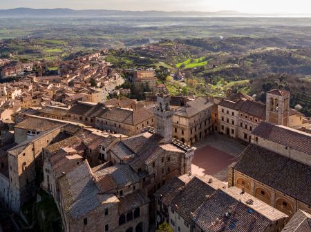 Montepulciano, il Consiglio comunale rilancia il commercio di vicinato