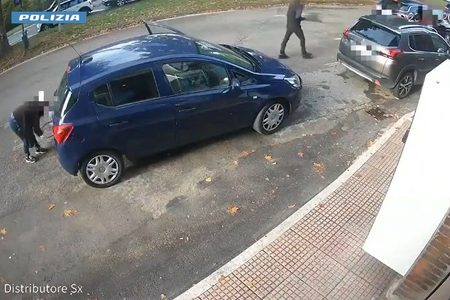 Siena, tre arresti per furti ai danni di anziane con la tecnica della monetina – VIDEO