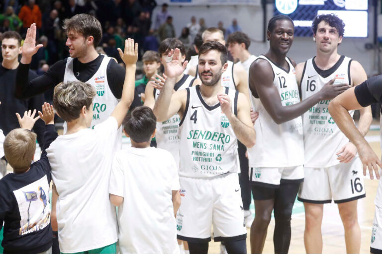 Mens Sana Siena, rimonta da applausi: Piombino battuta 88-83