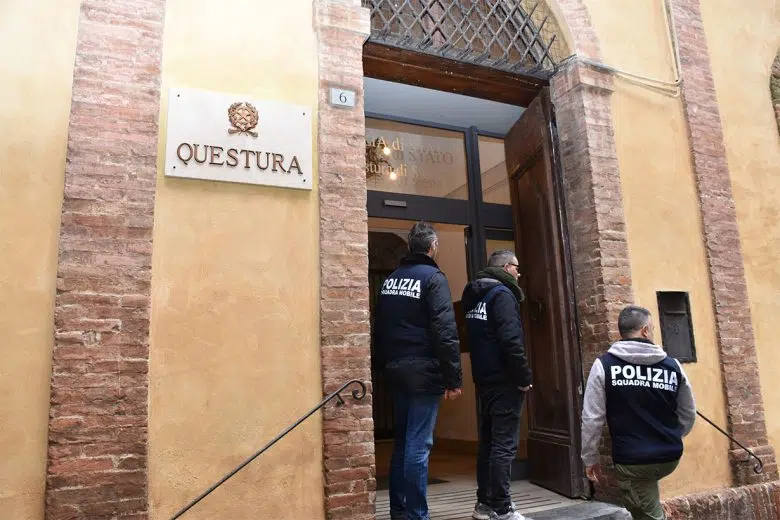 Siena, truffa finto maresciallo: 48enne denunciato dalla Polizia Polizia, squadra mobile Questura di Siena